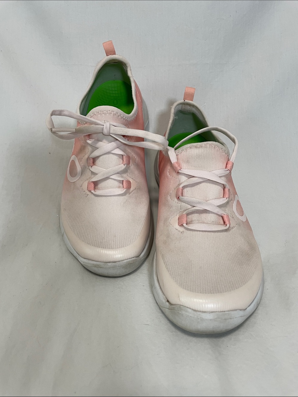 OOFOS Women’s “OOmg Sport Low Recovery” Pink & White Ombré Slip-On Sneakers, 7 - Picture 3 of 11